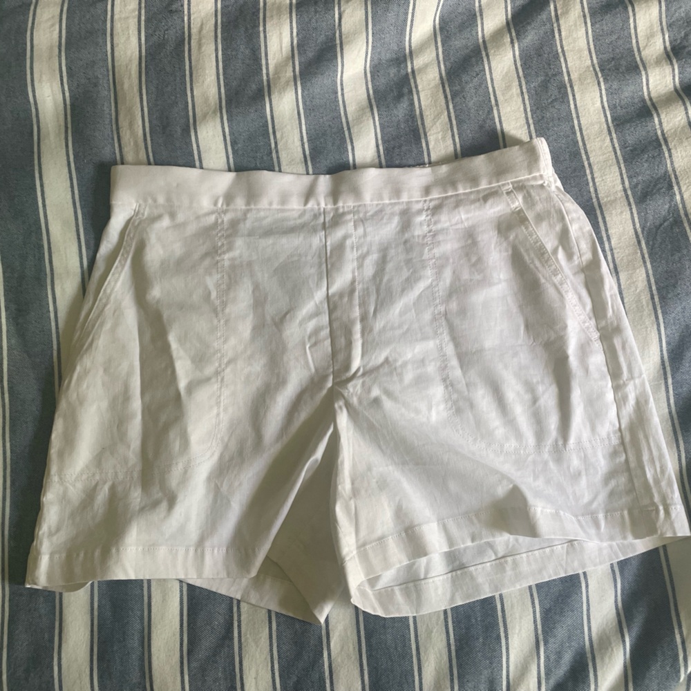 White, never worn Banana Republic shorts